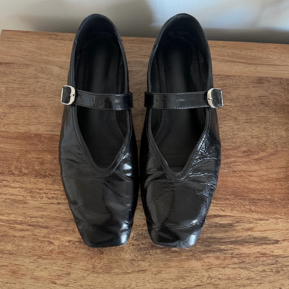 Tony Bianco Bobbi Black Crinkle Flat